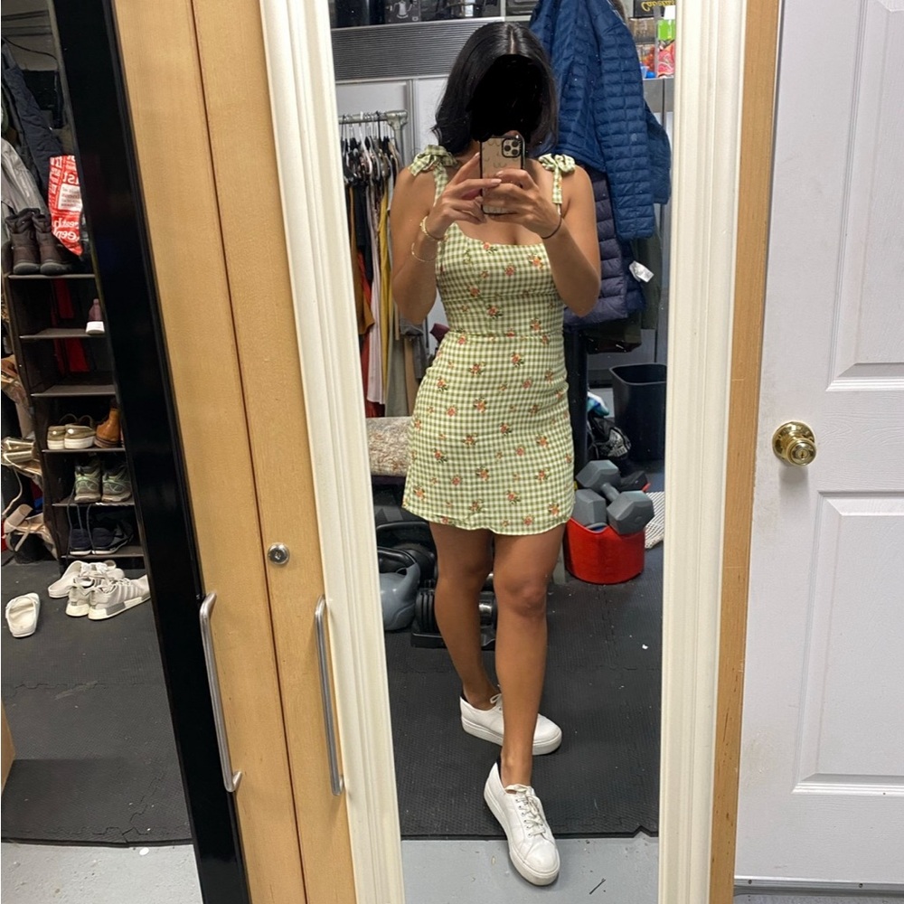 Reformation Annabell Dress in Patio Size 2 - Picture 4 of 9